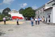 直属一支部到成团会议旧址开展主题党日活动