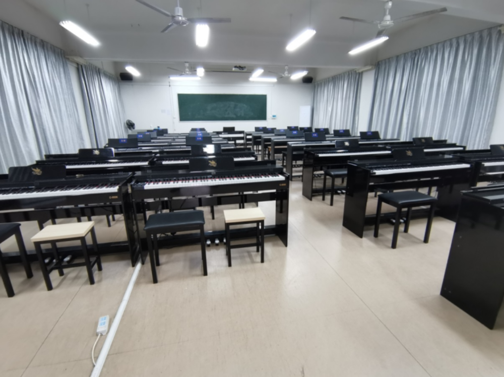 9500d4315d4b467eac0c9758e884d460